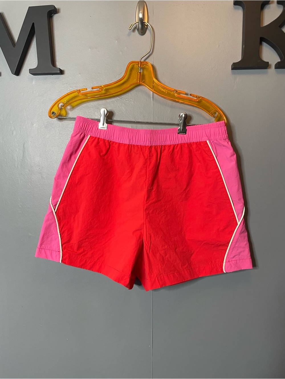 BDG Urban Outfitters red and pink windbreaker shorts size medium